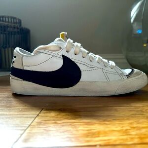 Nike Blazer low, big swoosh